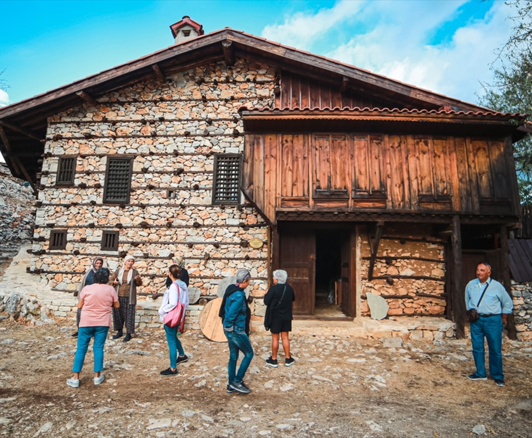 ALTINBEŞİK CAVE & ORMANA BUTTONED HOUSES & İBRADI