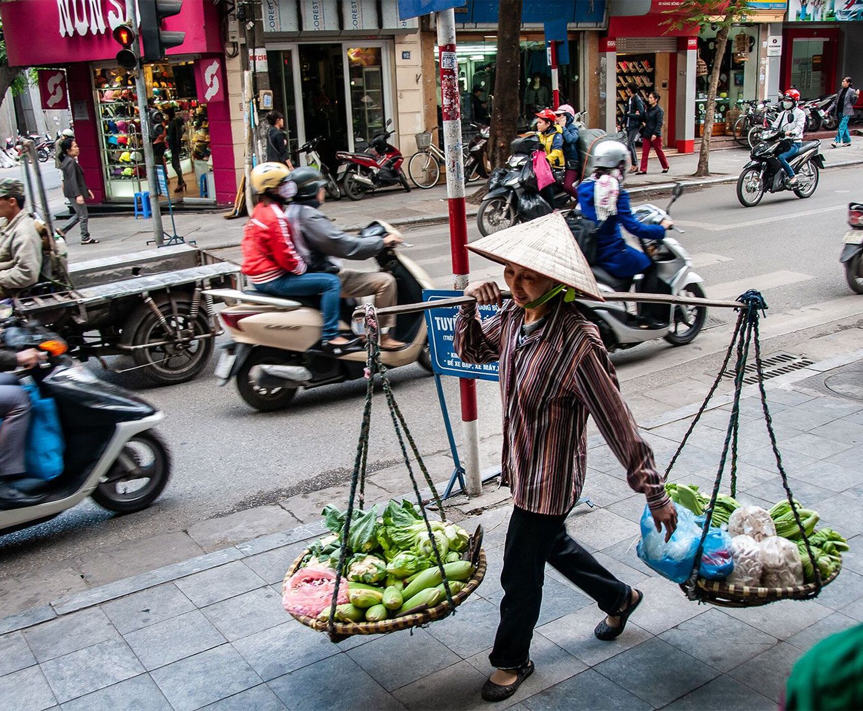 VIETNAM & CAMBODIA TOUR WITH FLIGHT