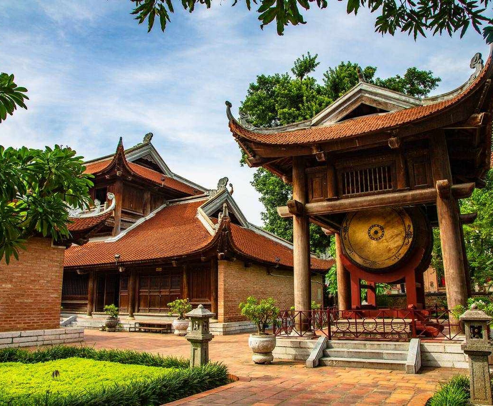 VIETNAM & CAMBODIA TOUR WITH FLIGHT