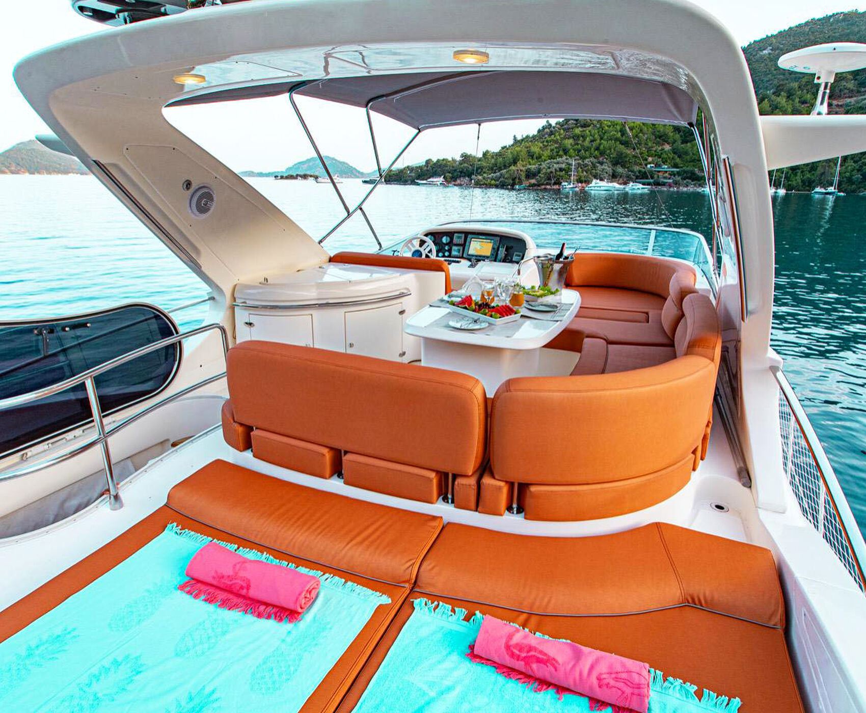 VIP MOTOR YATCH TOUR